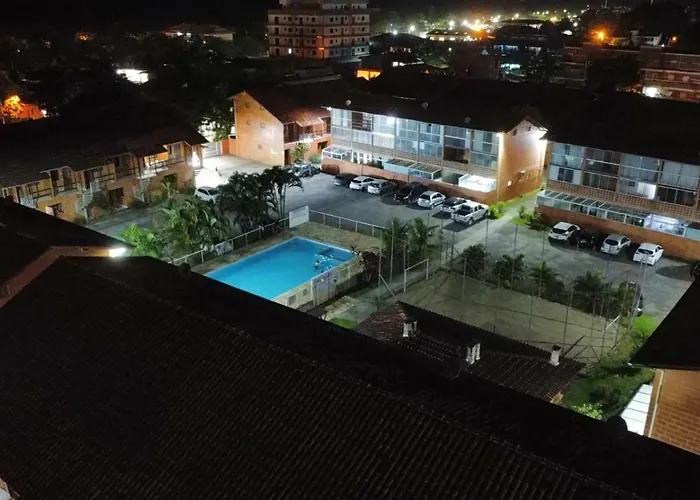 Apartamento a 250 metros da Praia do Sapê e Maranduba - Piscina e Ar condicionado Ubatuba