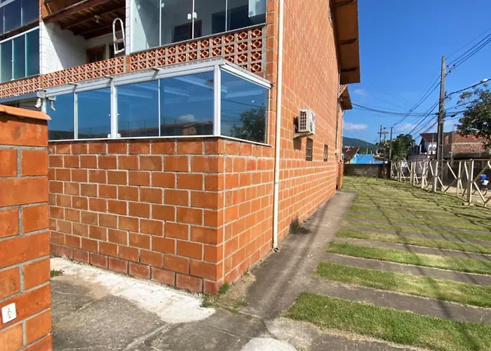 Apartamento a 250 metros da Praia do Sapê e Maranduba - Piscina e Ar condicionado Ubatuba